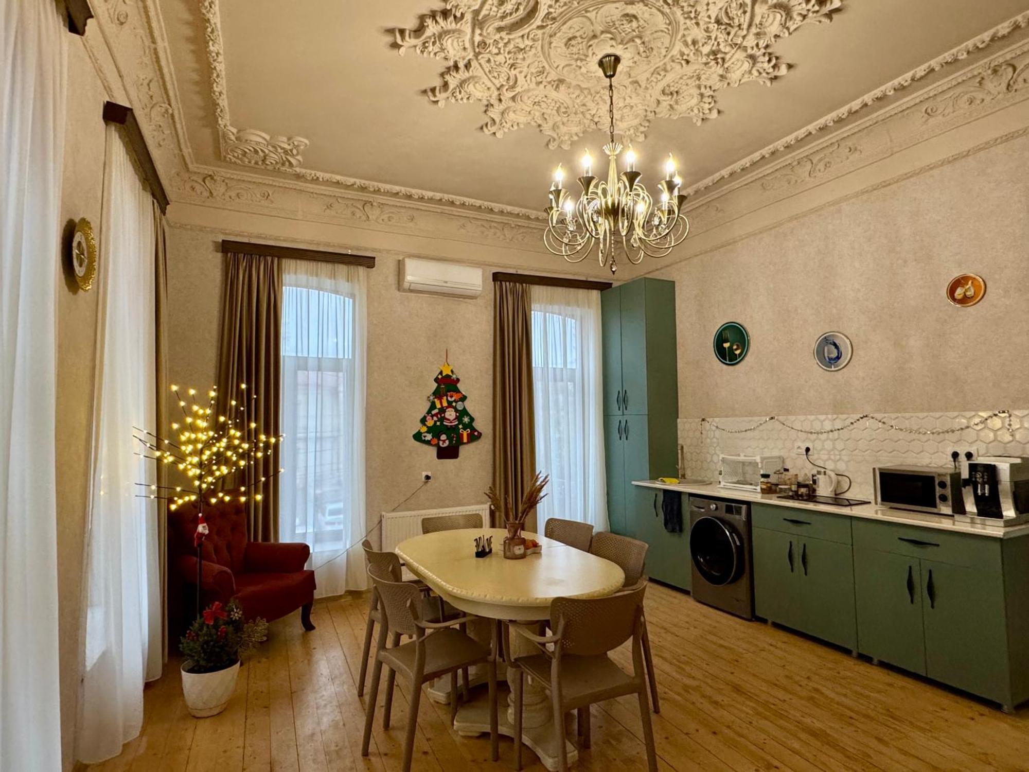 Moedani-Very Center Apartments In Koetaisi Buitenkant foto